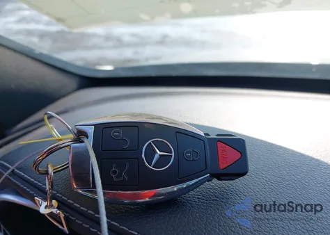 2016 Mercedes-Benz C 300 Sport 4Matic z USA, uszkodzony, nr VIN 55SWF4KB1GU166150